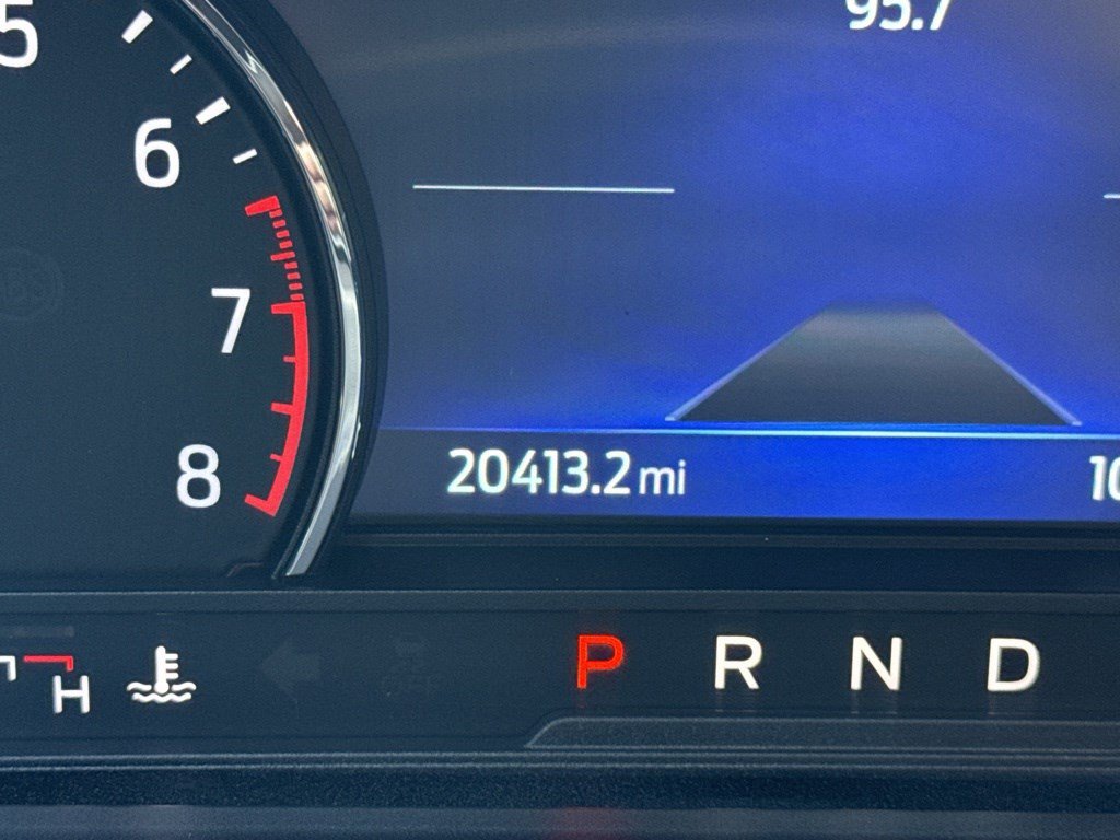Used 2023 Ford Explorer XLT AWD/4WD image 18