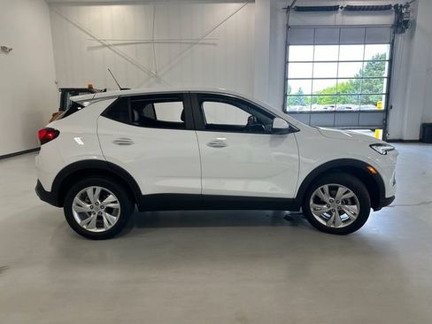 Used 2024 Buick Encore GX Preferred AWD/4WD image 4