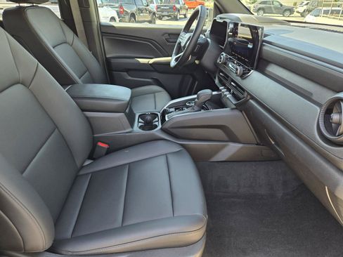 Used 2025 Chevrolet Colorado Trail Boss AWD/4WD image 30