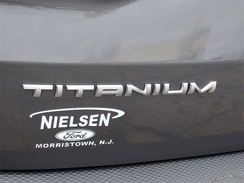 Certified 2022 Ford Escape Titanium w/ Titanium Elite Package image 24