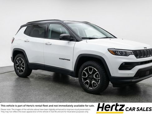 Used 2025 Jeep Compass Trailhawk AWD/4WD image 1