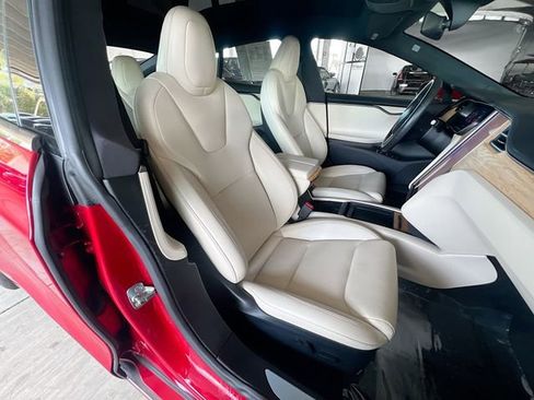 Used 2020 Tesla Model S Long Range Plus image 29