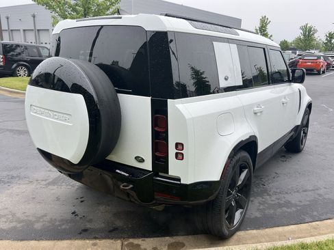 Certified 2023 Land Rover Defender 110 X-Dynamic SE AWD/4WD image 7