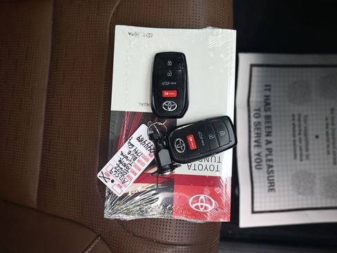 Used 2022 Toyota Tundra 1794 Edition image 11