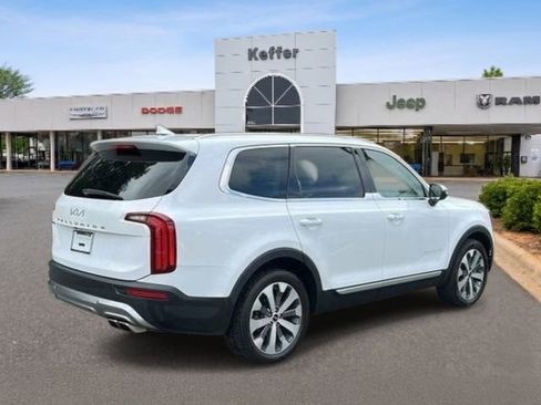 Used 2022 Kia Telluride EX w/ EX Premium Package FWD image 6