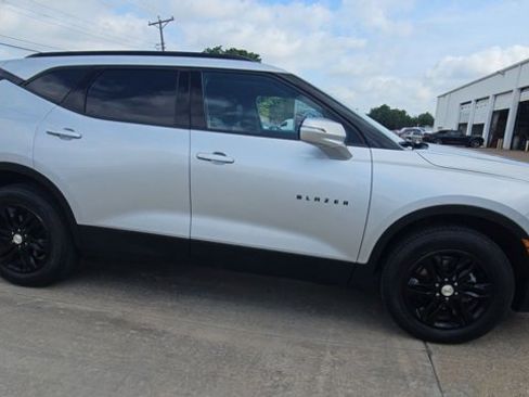 Used 2021 Chevrolet Blazer LT FWD image 9