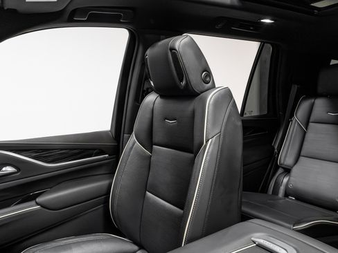 Used 2022 Cadillac Escalade Sport w/ Touring Package image 11