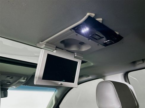 Used 2019 GMC Yukon Denali w/ Denali Ultimate Package image 22