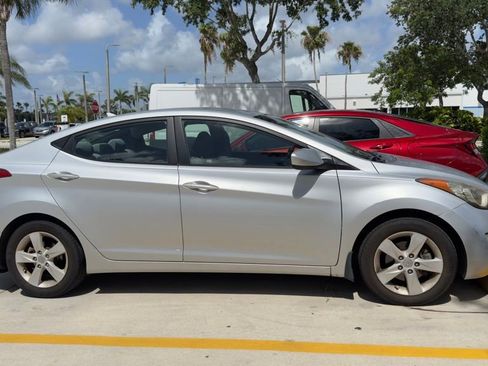 Used 2013 Hyundai Elantra GLS w/ Preferred Pkg FWD image 6