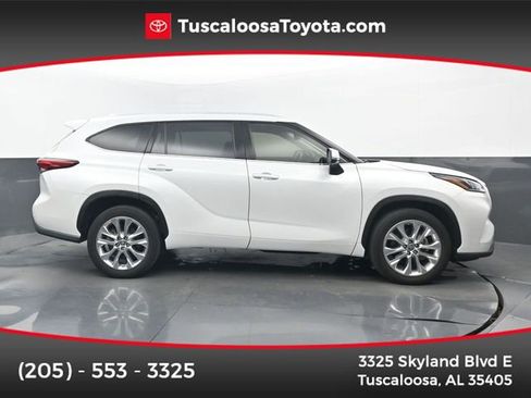 Used 2023 Toyota Highlander Limited image 1