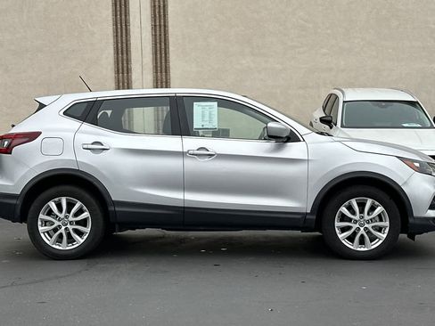 Used 2022 Nissan Rogue Sport S image 6