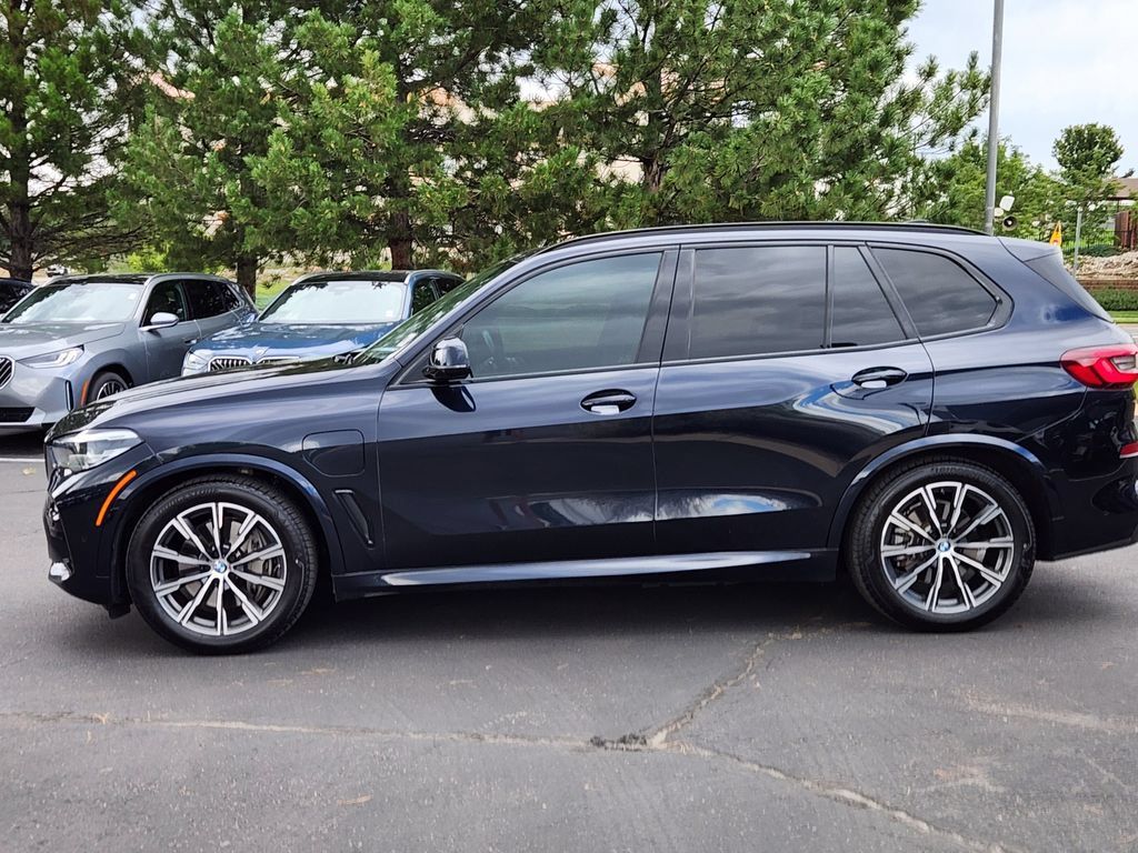 Used 2021 BMW X5 xDrive45e w/ M Sport Package AWD/4WD image 2