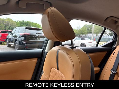Used 2023 Nissan Sentra SV w/ SV Premium Package FWD image 7