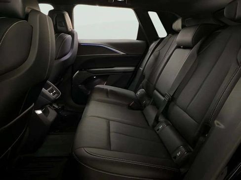 Used 2025 Cadillac Lyriq Luxury RWD image 62