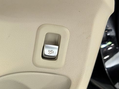 Used 2021 Mercedes-Benz C 300 4MATIC Sedan image 28