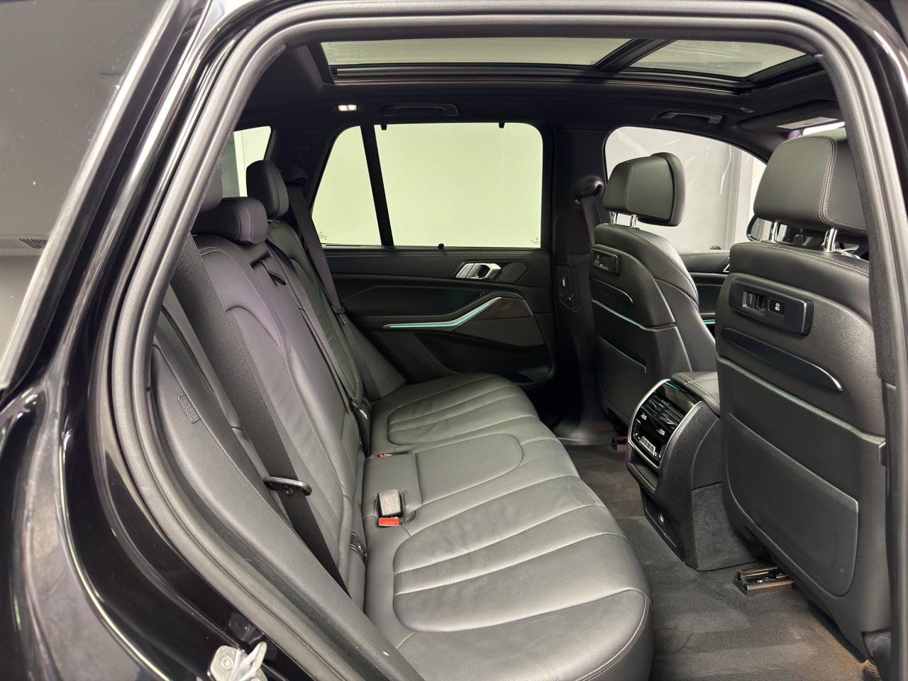 Used 2020 BMW X5 M50i AWD/4WD image 30