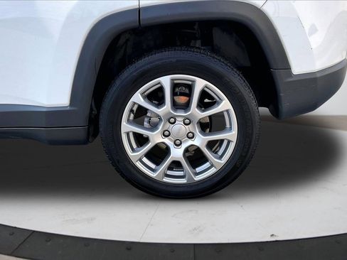 Used 2024 Jeep Compass Latitude w/ Sun and Sound Group image 36