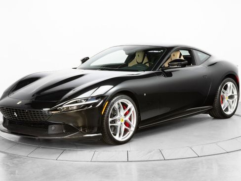 Certified 2021 Ferrari Roma image 3