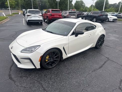 Used 2022 Toyota GR86 Premium RWD image 2