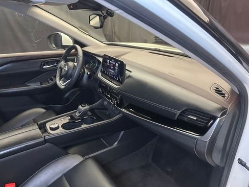 Used 2023 Nissan Rogue SL AWD/4WD image 17