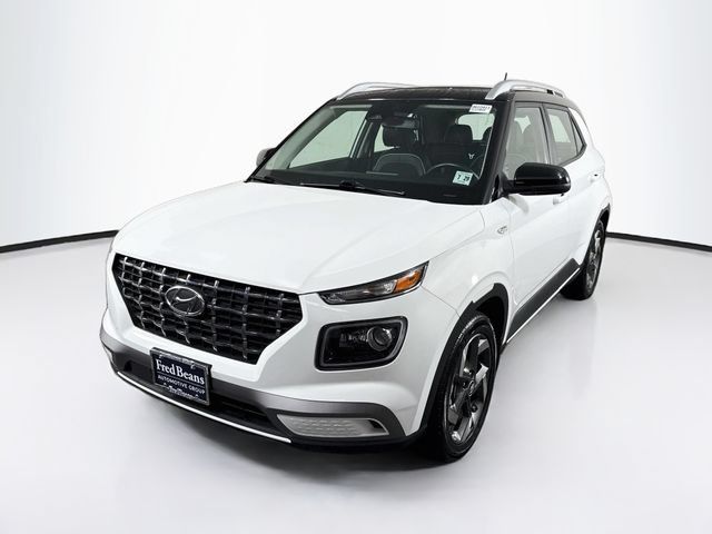 Certified 2024 Hyundai Venue Limited FWD image 4