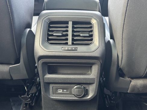 Used 2023 Volkswagen Tiguan SE w/ Panoramic Sunroof Package image 33