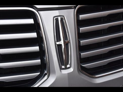 Used 2017 Lincoln Navigator Select image 46