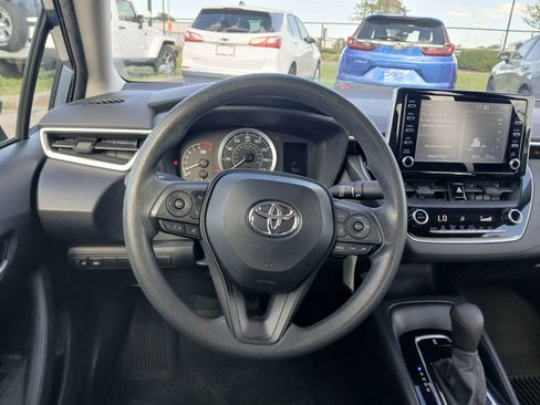 Used 2020 Toyota Corolla LE FWD image 25
