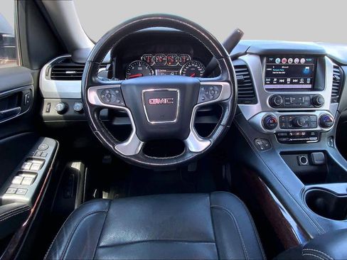 Used 2019 GMC Yukon XL SLT w/ Open Road Package AWD/4WD image 6