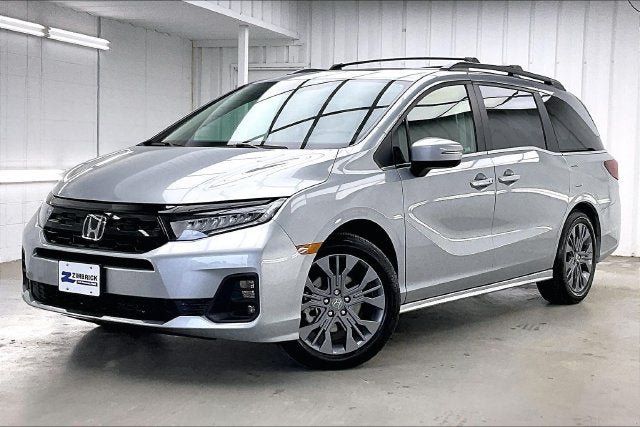 Certified 2026 Honda Odyssey Touring image 2