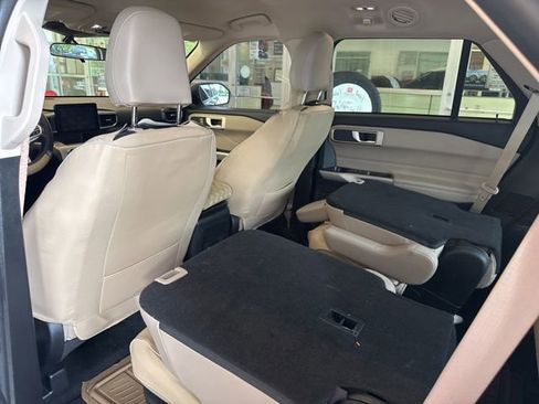 Used 2023 Ford Explorer XLT w/ Equipment Group 202A RWD image 25