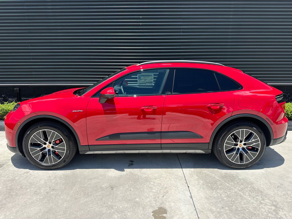 Used 2026 Porsche Macan 4S Electric AWD/4WD image 2