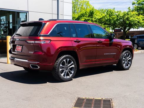 Used 2023 Jeep Grand Cherokee Overland w/ Advanced Protech Group III AWD/4WD image 6