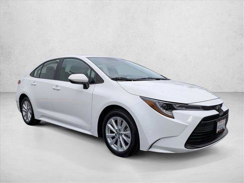 Used 2024 Toyota Corolla LE image 4