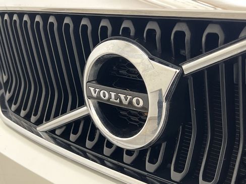 Used 2021 Volvo XC40 T5 Momentum w/ Premium Package image 31