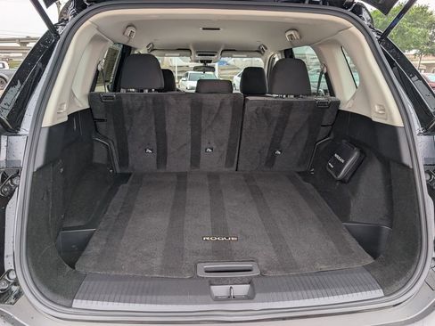 Certified 2023 Nissan Rogue SV FWD image 28