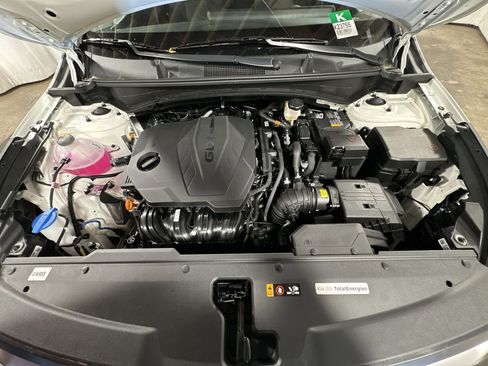 Certified 2025 Kia Sportage LX image 30