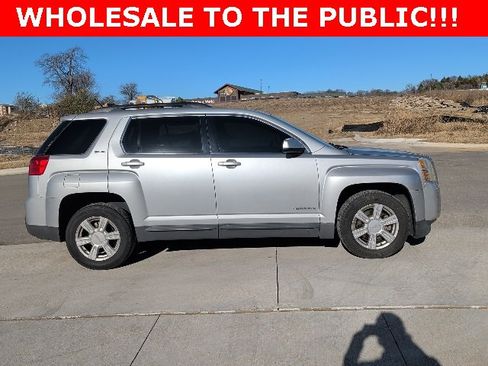 Used 2015 GMC Terrain SLE image 2