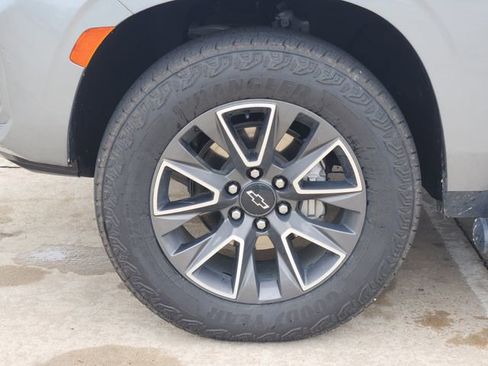 Used 2024 Chevrolet Tahoe Z71 w/ Luxury Package image 10