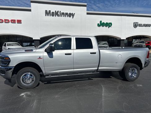 New 2026 RAM 3500 Tradesman AWD/4WD image 9