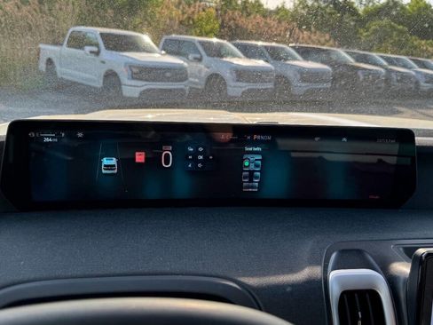 Used 2025 Ford Expedition Active AWD/4WD image 30