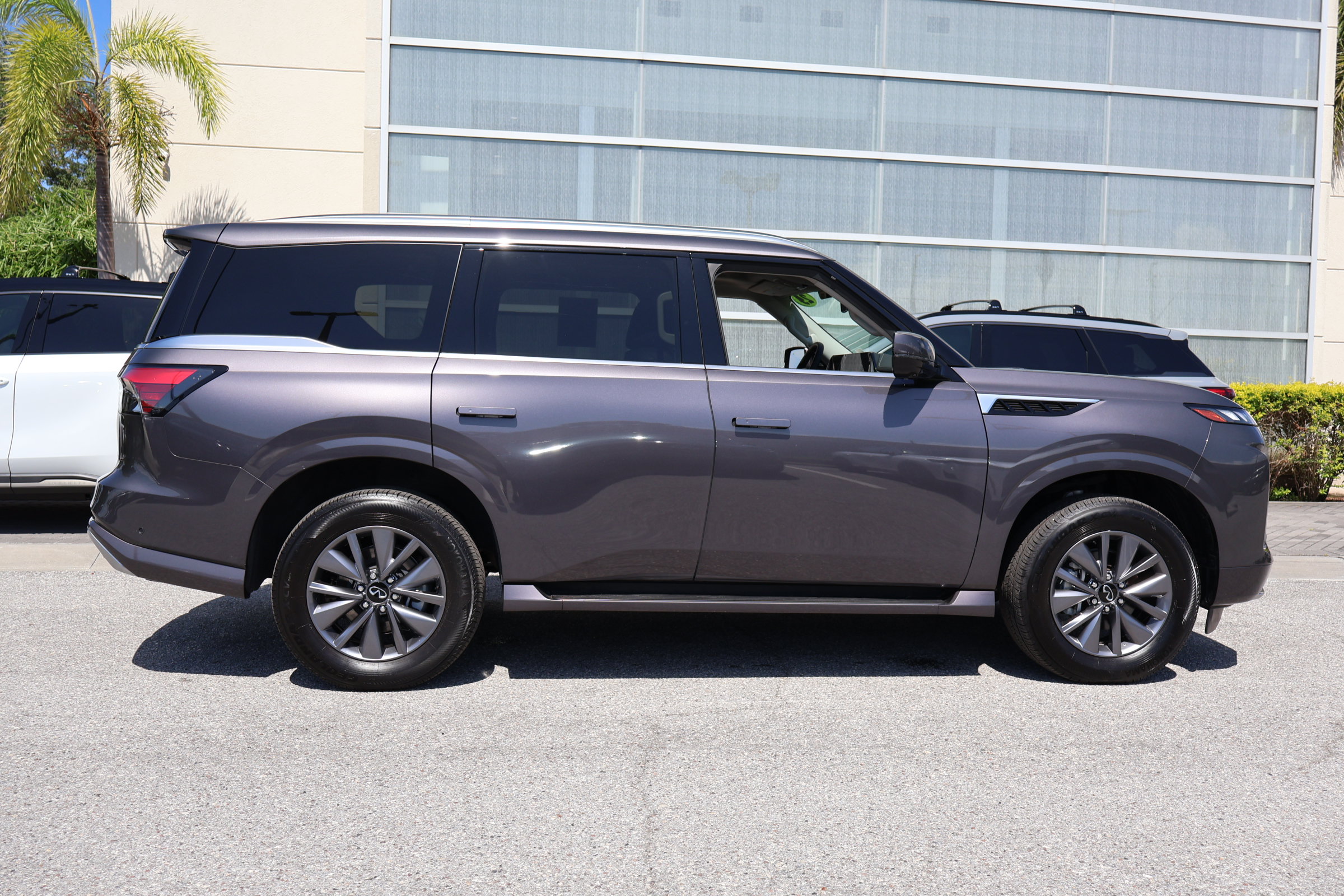Certified 2025 INFINITI QX80 Pure RWD image 11