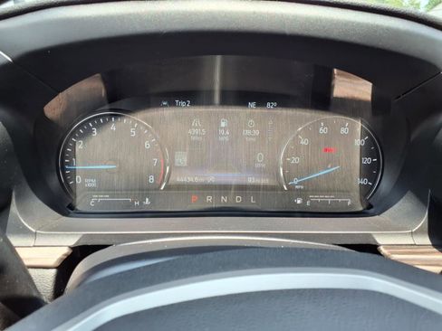 Used 2023 Ford Explorer Limited image 25