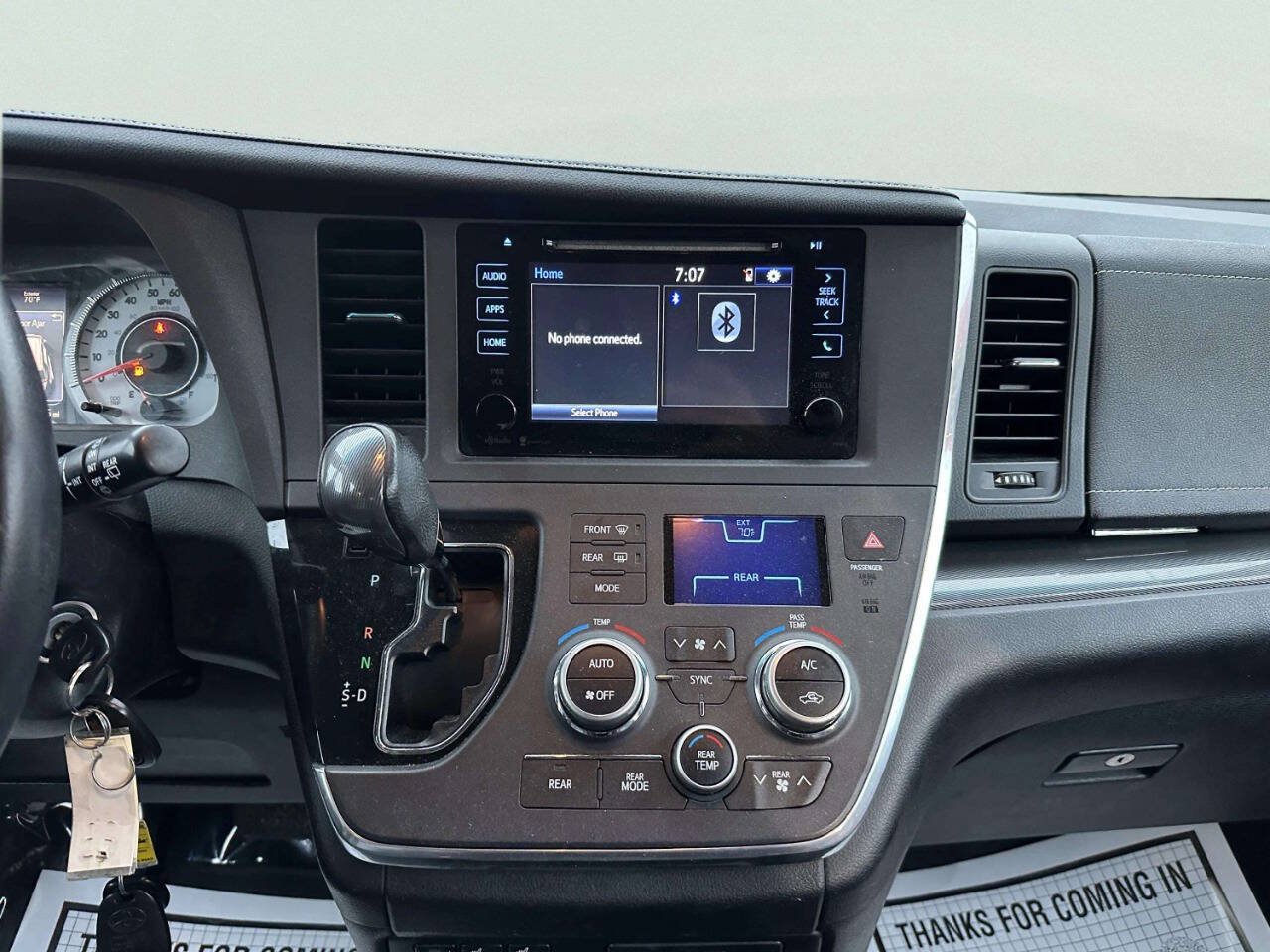 Used 2015 Toyota Sienna SE FWD image 22