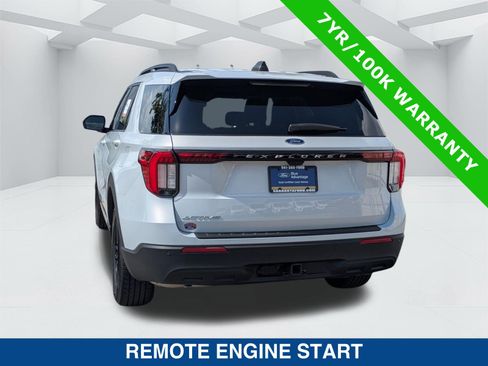 Certified 2025 Ford Explorer Active RWD image 6