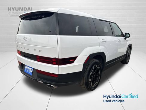Used 2025 Hyundai Santa Fe SE AWD/4WD image 3