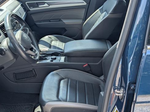 Used 2022 Volkswagen Atlas SEL Premium AWD/4WD image 3