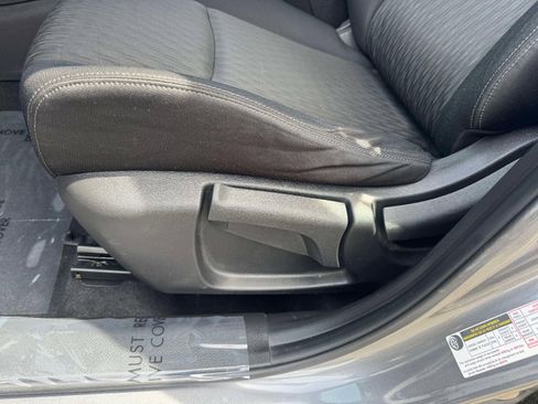 Used 2020 Nissan Rogue S FWD image 25