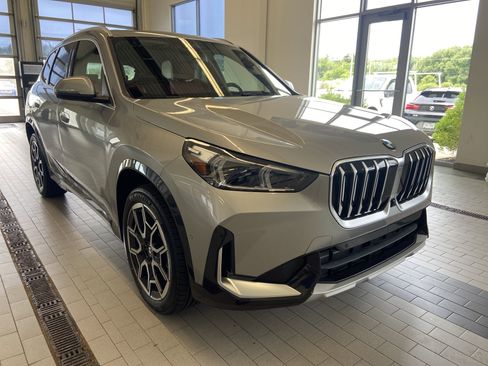 Used 2025 BMW X1 xDrive28i w/ Technology Package image 3