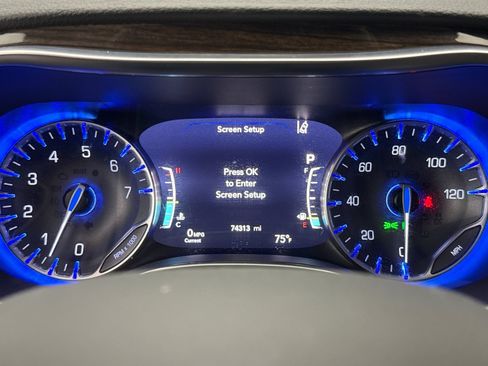 Used 2022 Chrysler Pacifica Limited AWD/4WD image 13